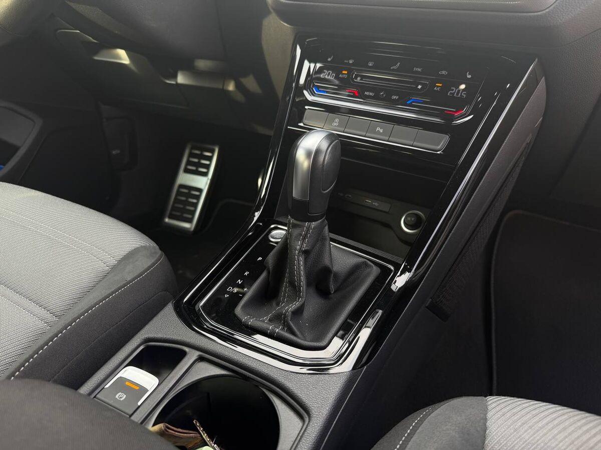 Volkswagen Touran 2.0 tdi Executive dsg R-LINE