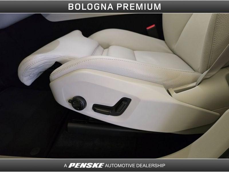 Volvo XC60 XC60 B4 (d) AWD automatico Plus Bright