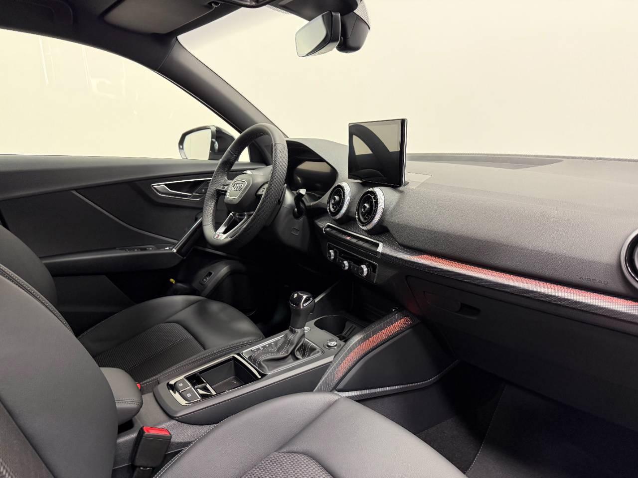 AUDI Q2 35 TDI S-TRONIC IDENITITY BLACK