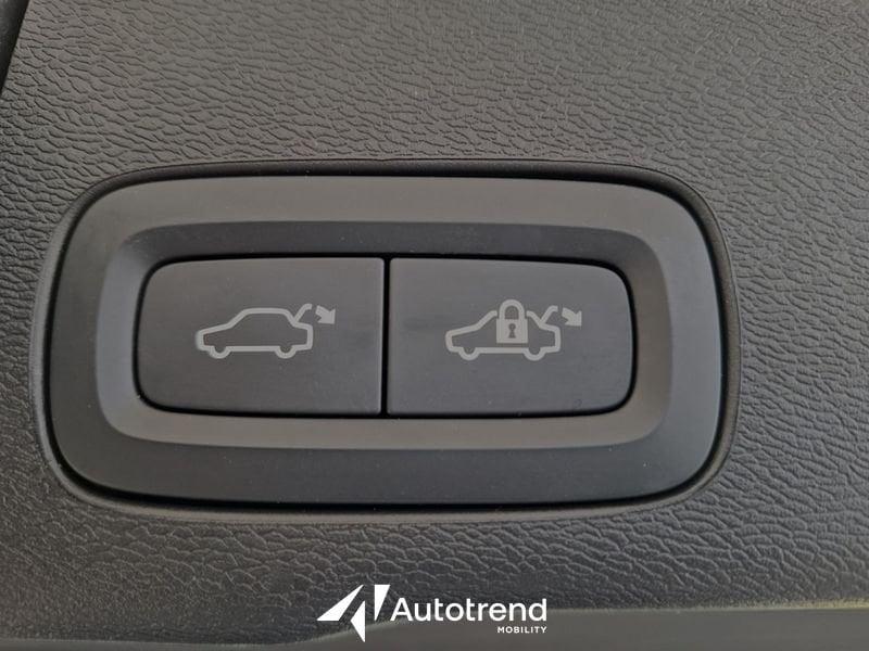 Volvo XC60 B5 250+14 CV AWD Automatica Mild Hybrid Plus Dark