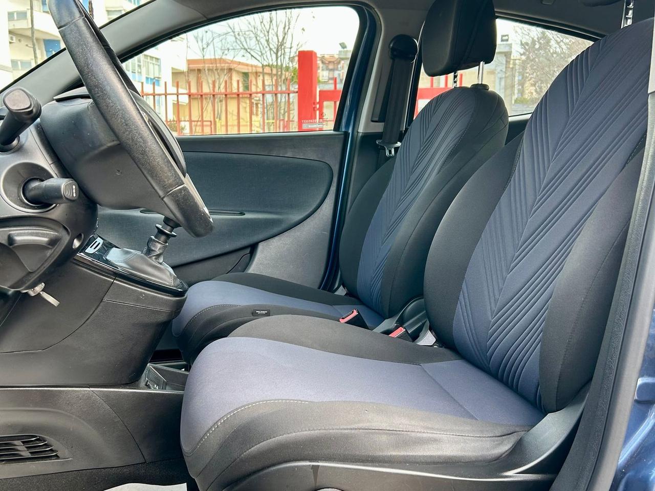Lancia Ypsilon 1.2 LPG Silver #3931