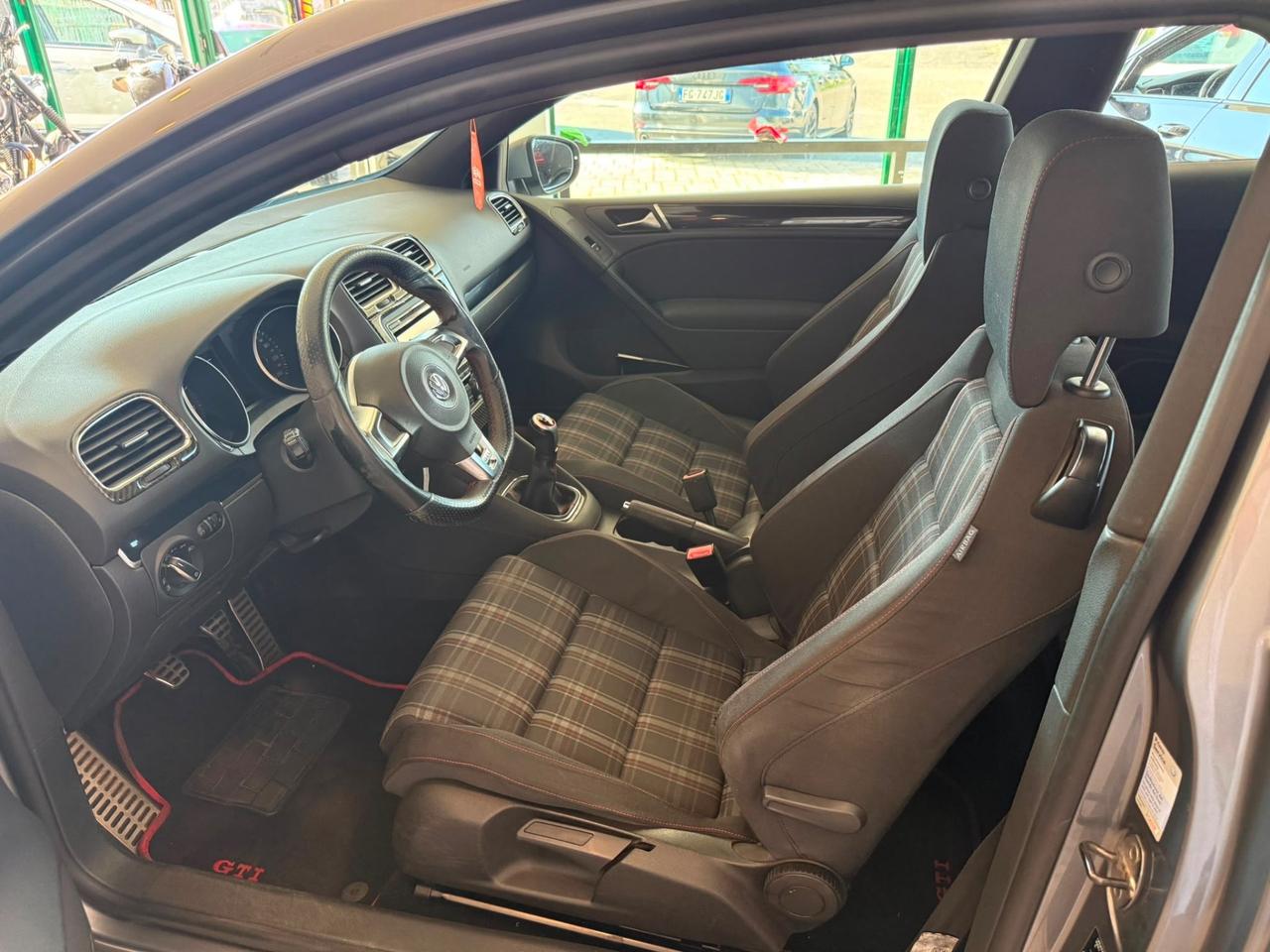 Volkswagen Golf GTI 2.0 TSI 3p.
