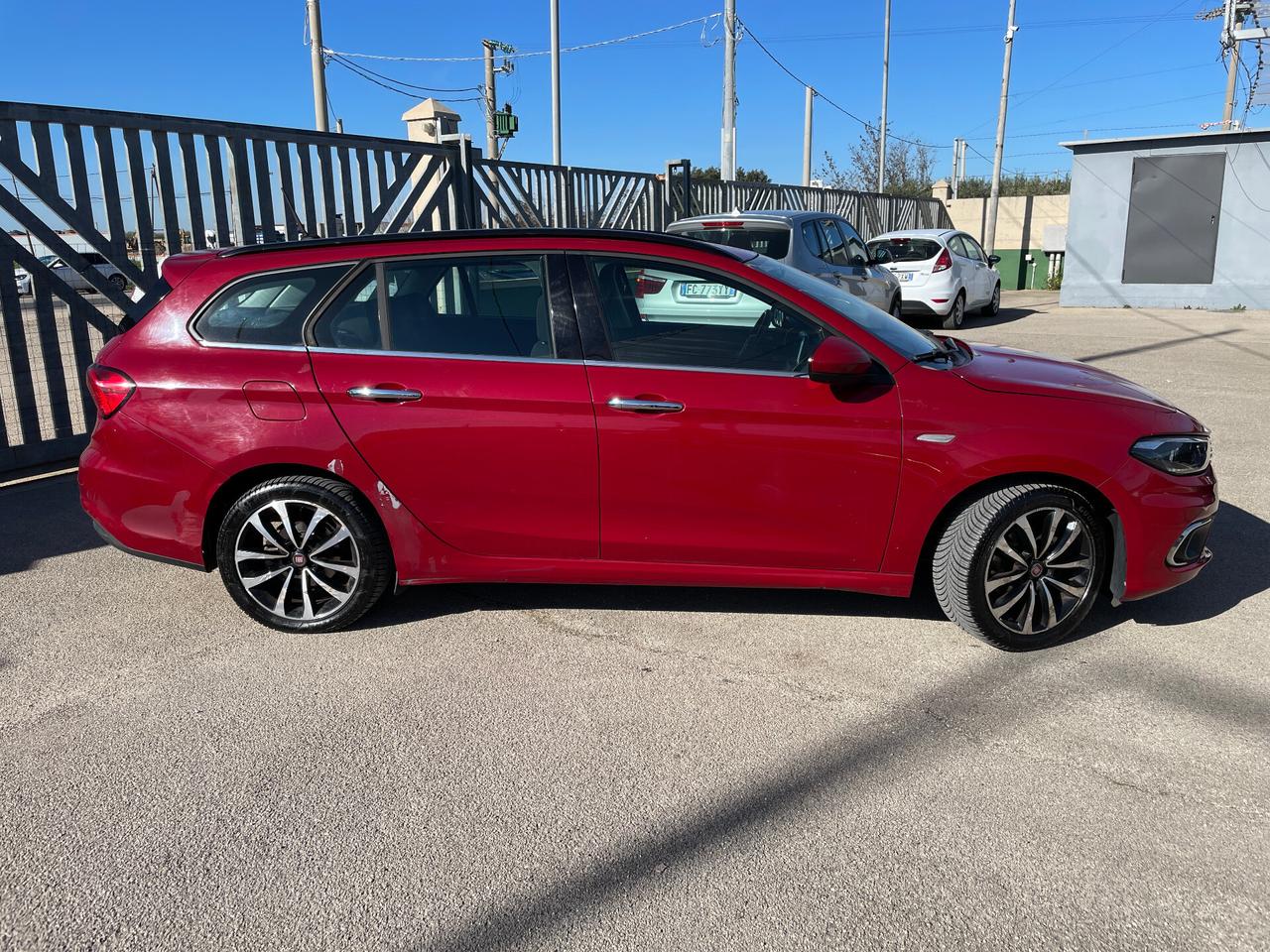 Fiat Tipo 1.3 Mjt 95CV SW Lounge-NAVIGATORE-RETROCAMERA