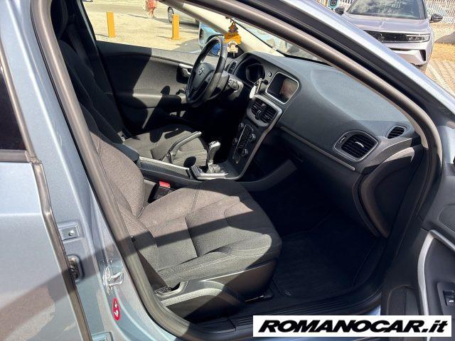 VOLVO V40 D2 Kinetic