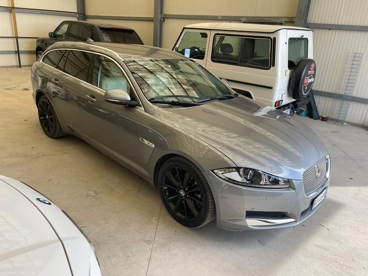 Jaguar XF 2.2 SPORTBRAKE LUXURY