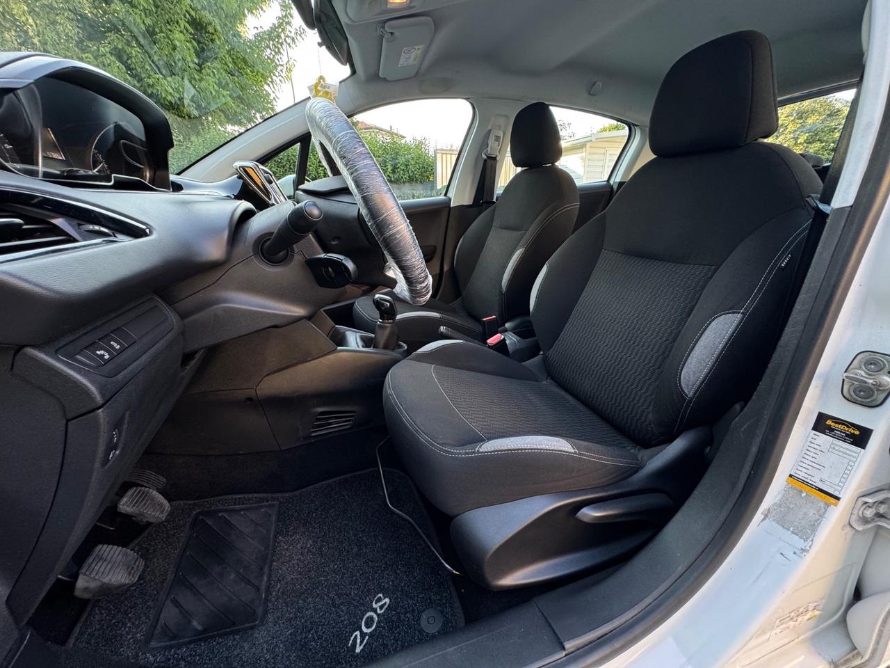 Peugeot 208 PureTech 82 5 porte Allure 36150km