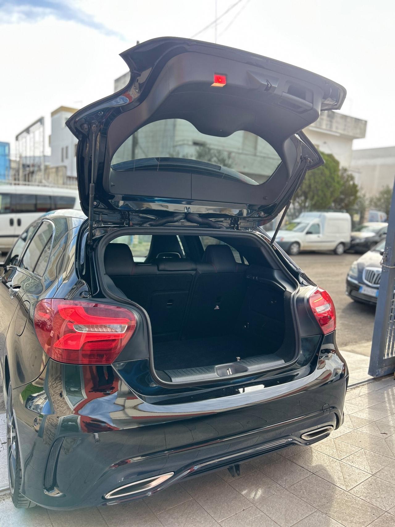 Mercedes-benz A160d Premium AMG -2017