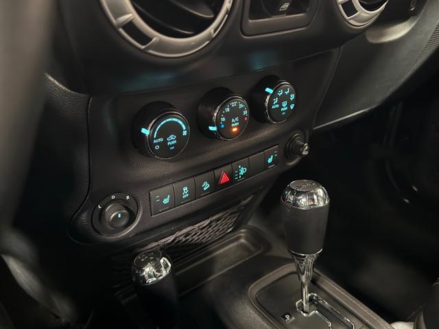 JEEP Wrangler Unlimited 2.8 CRD DPF Sahara Auto