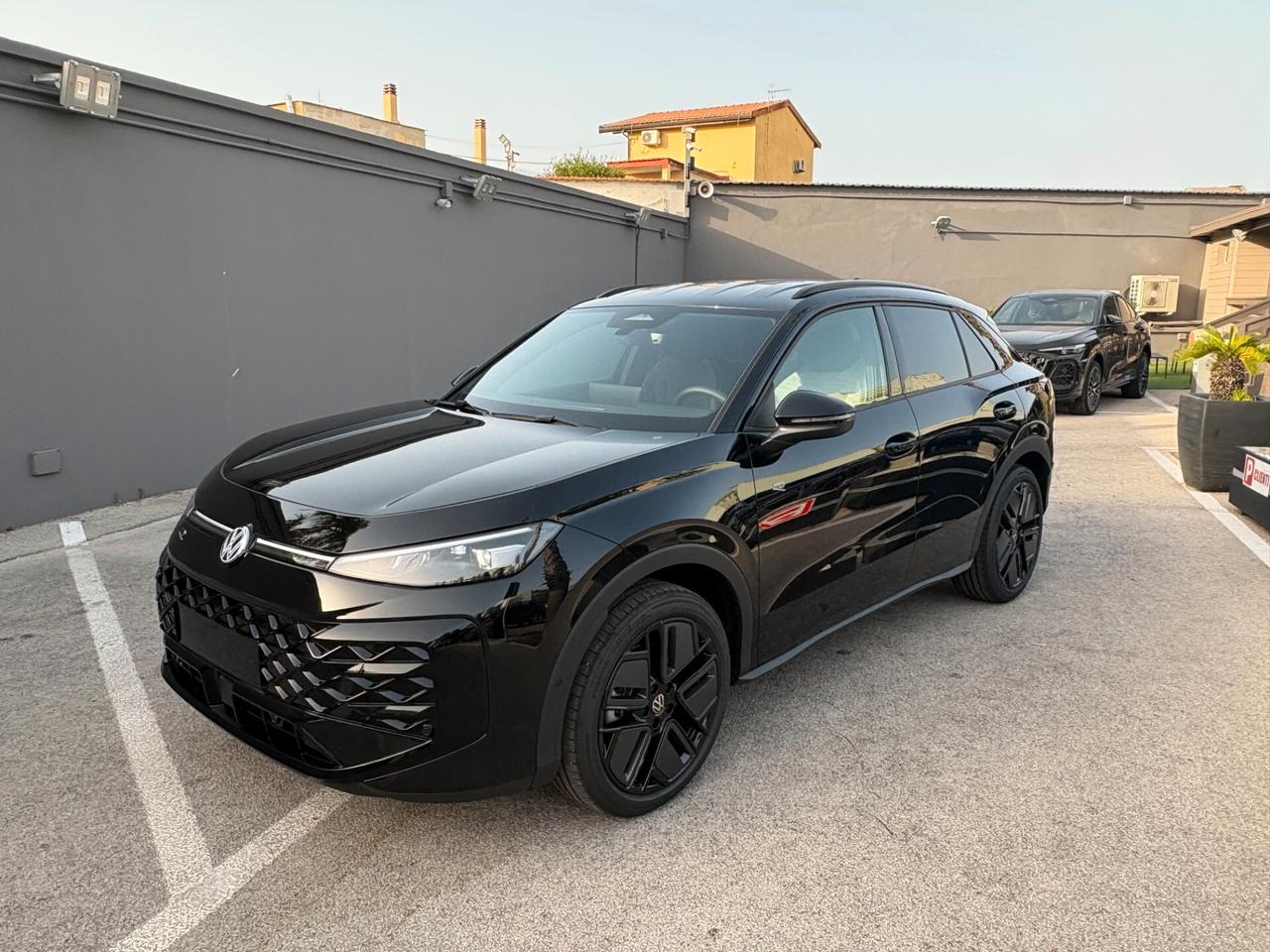 NEW VOLKSWAGEN T-ROC 1.5 eTSI ACT 150 CV DSG R-LINE