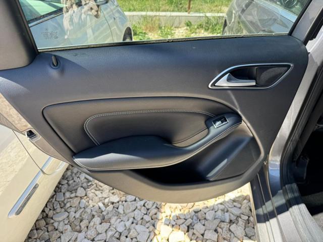 MERCEDES-BENZ B 180 d Business