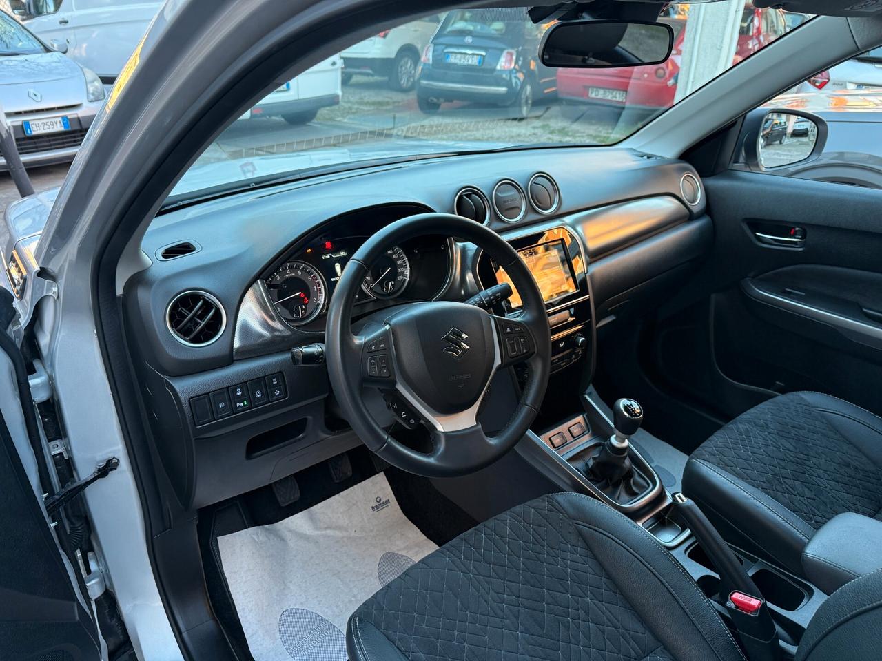 Suzuki Vitara 1.4 Hybrid Top