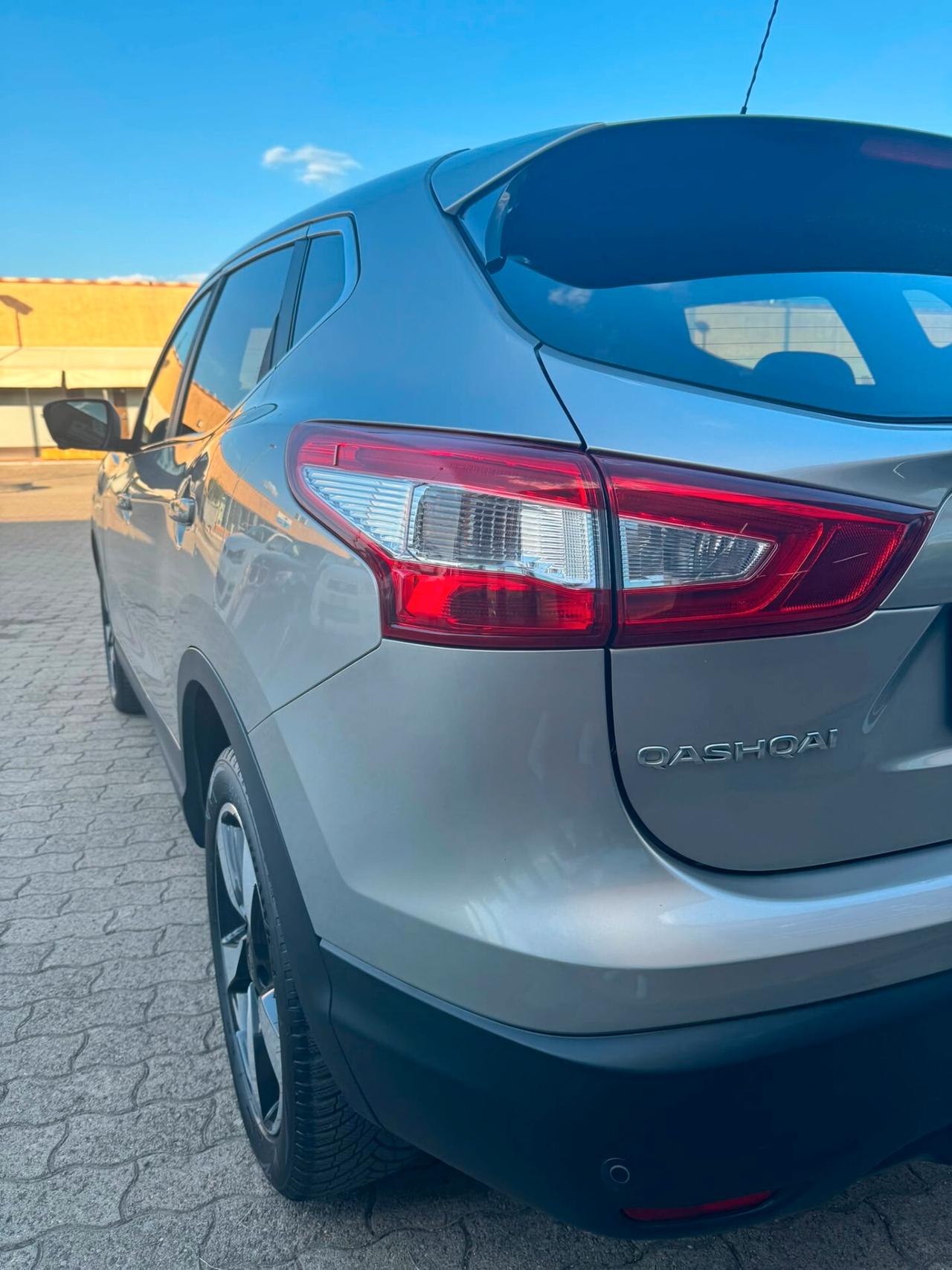 Nissan Qashqai 1.6 dCi 4WD BLACK EDITION