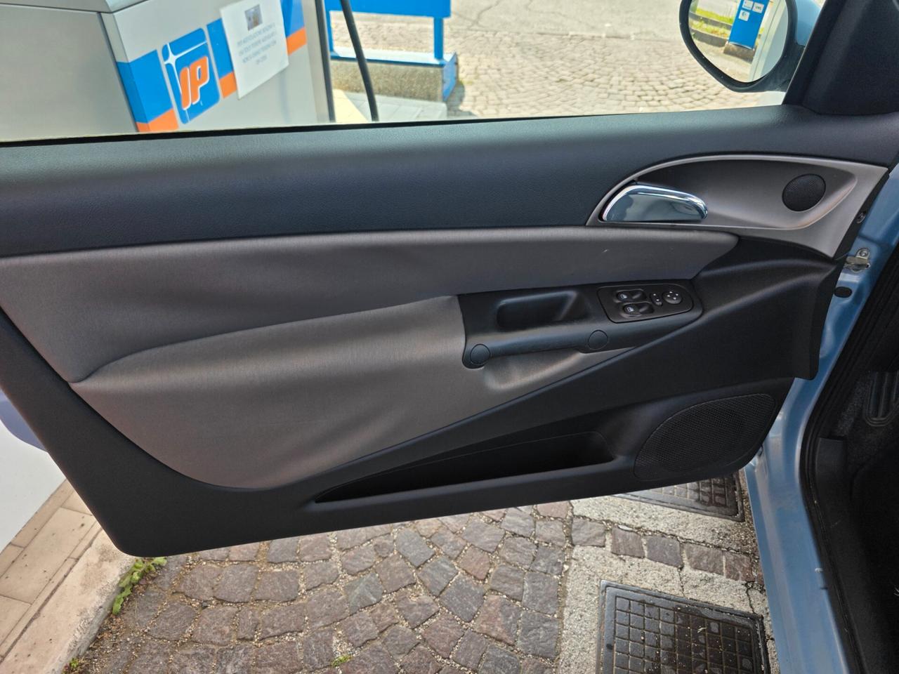 Lancia Ypsilon 1.2 con 140.000km