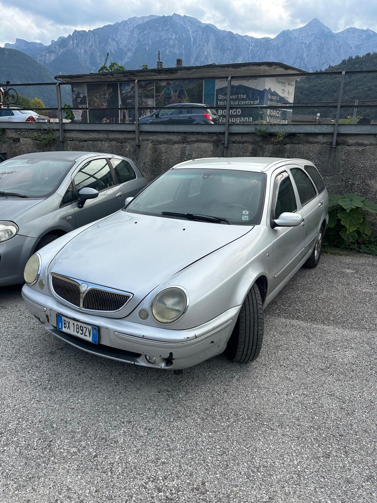 Lancia Lybra 1.9 LEGGI
