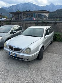 Lancia Lybra 1.9 LEGGI