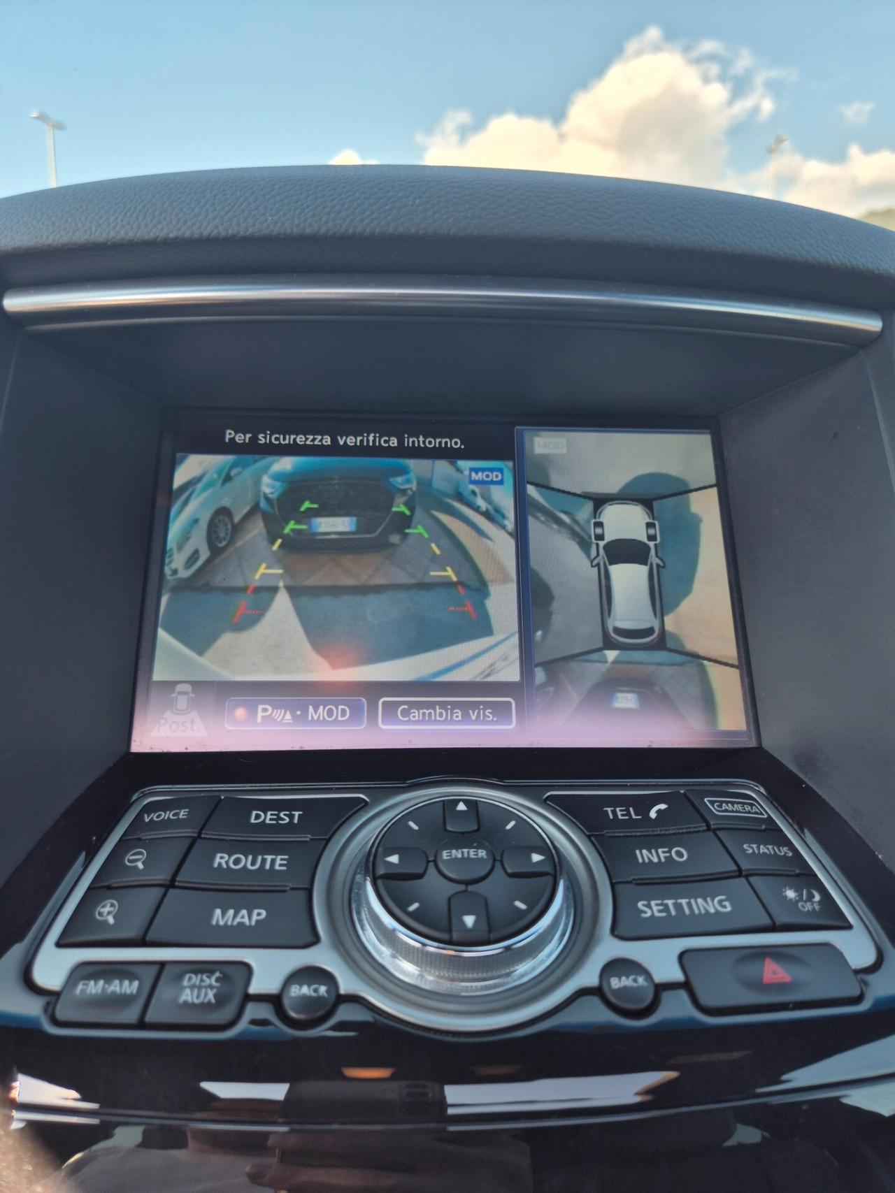 Infiniti QX70 3.0 diesel V6 AT S Premium