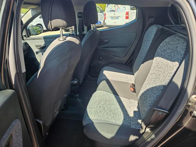 LANCIA Ypsilon 1.0 FireFly 5 porte S&S Hybrid Ecochic Silver