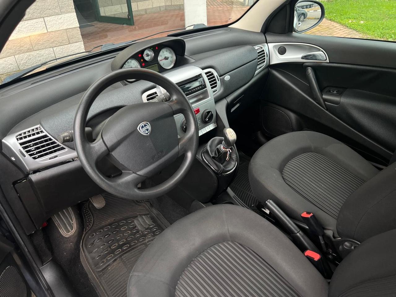 Lancia Ypsilon 1.2 Argento