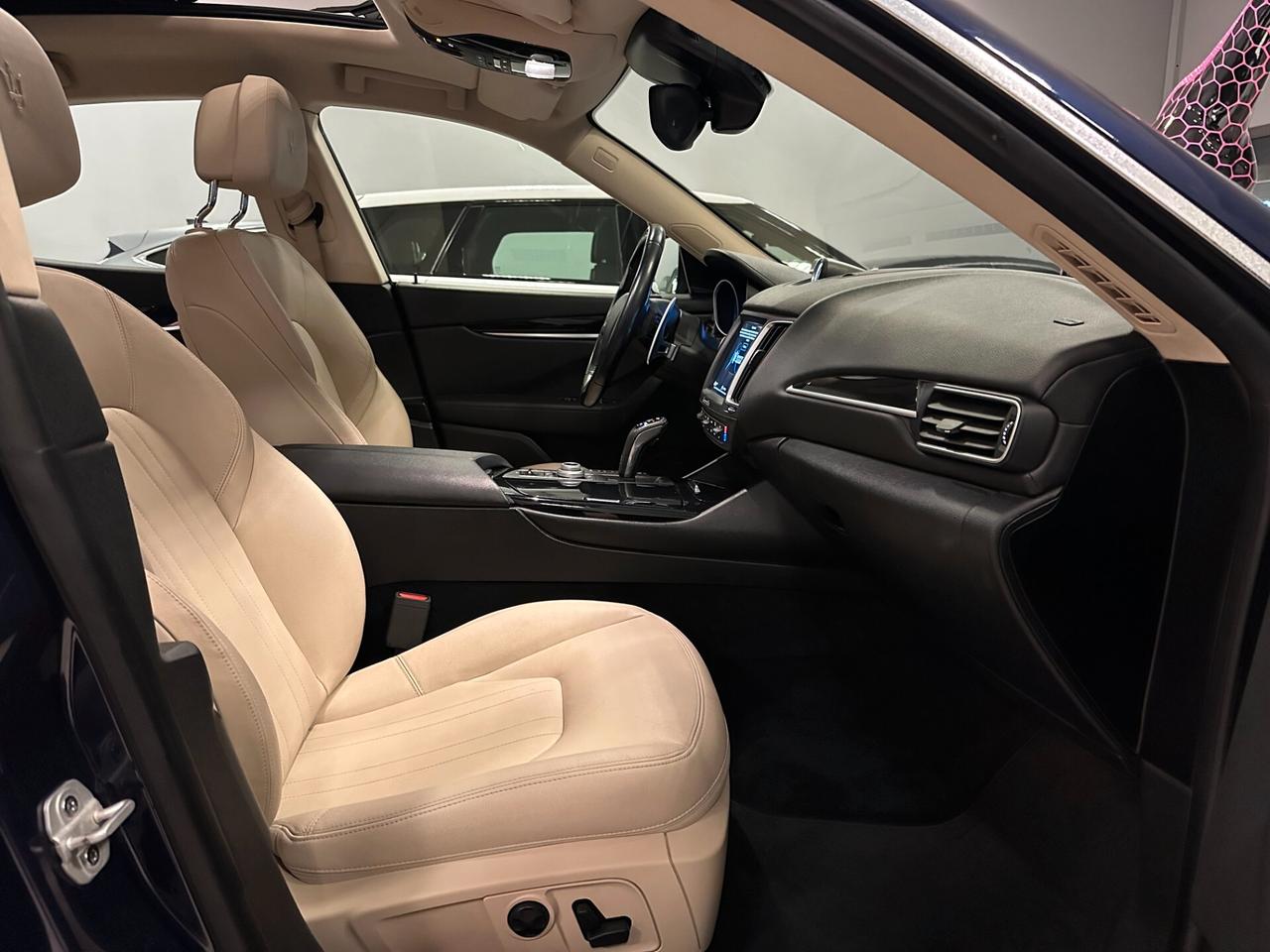 Maserati Levante V6 Diesel AWD Gransport TETTO PANORAMICO