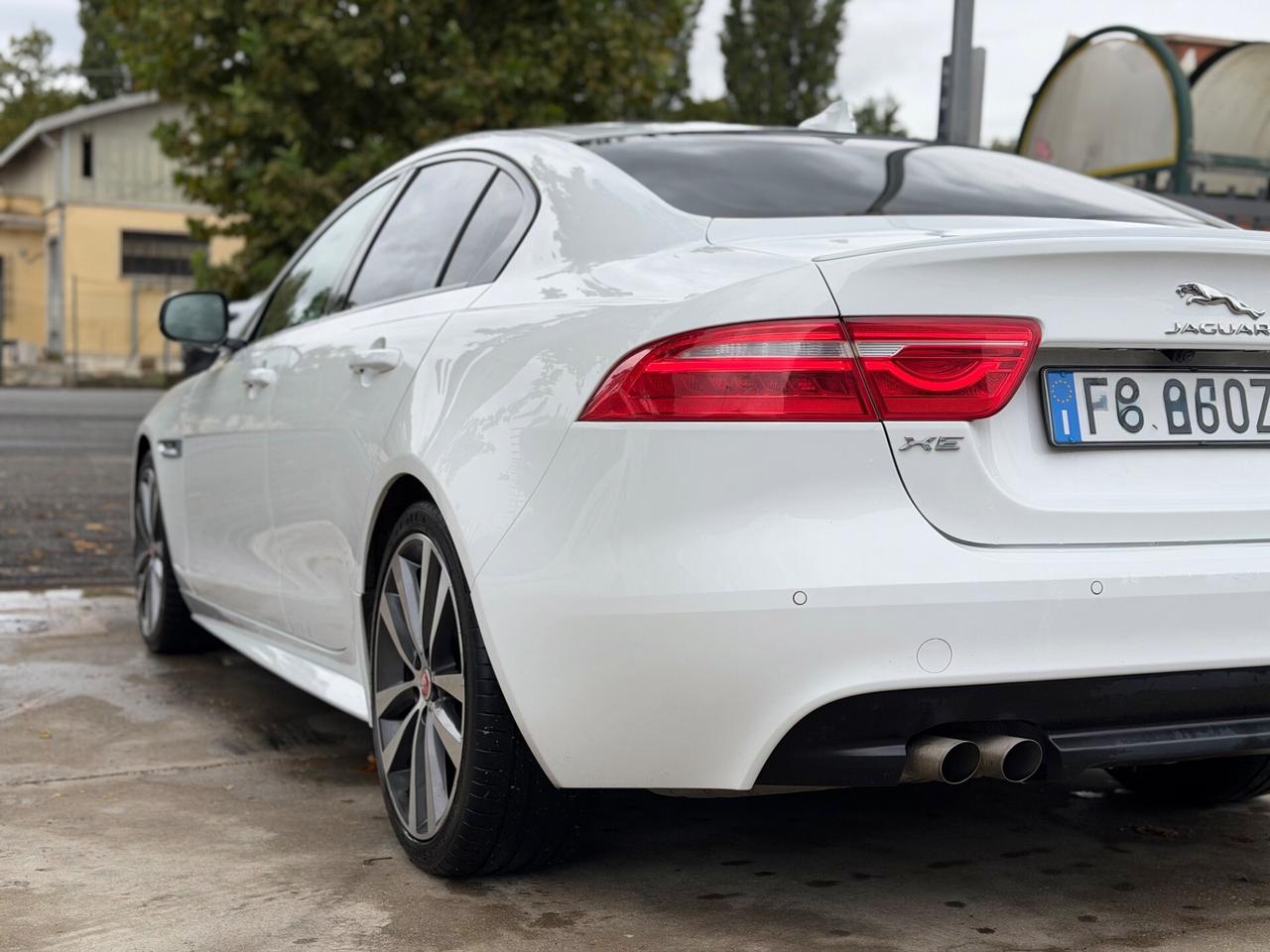 Jaguar XE 2.0 R-Sport D Turbo