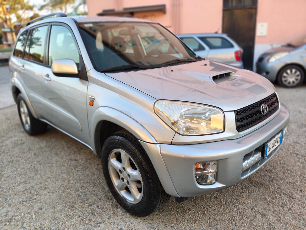 Toyota RAV 4 2.0 Tdi D-4D 5p Sol + Gancio