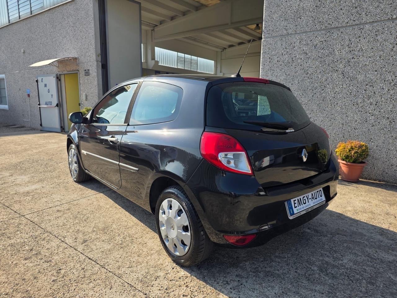 Renault Clio 1.2 16V 3 p. Luxe Neopatentati