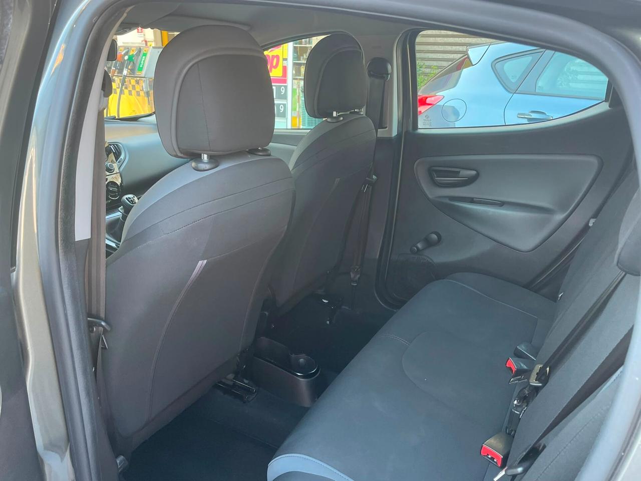 Lancia Ypsilon 1.2 69 CV 5 porte Silver