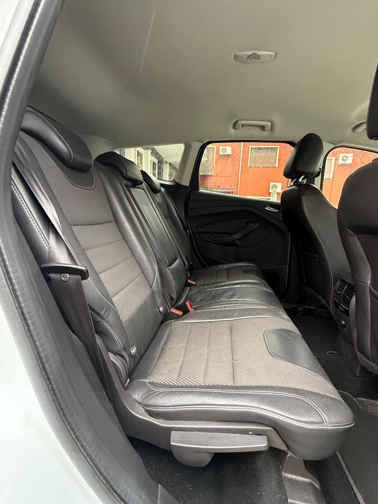 Ford Kuga 2.0 TDCI 150 CV S&S 4WD Powershift Titanium