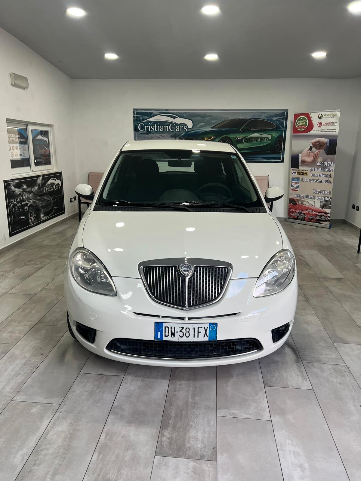 Lancia Ypsilon 1.4 Argento Ecochic GPL