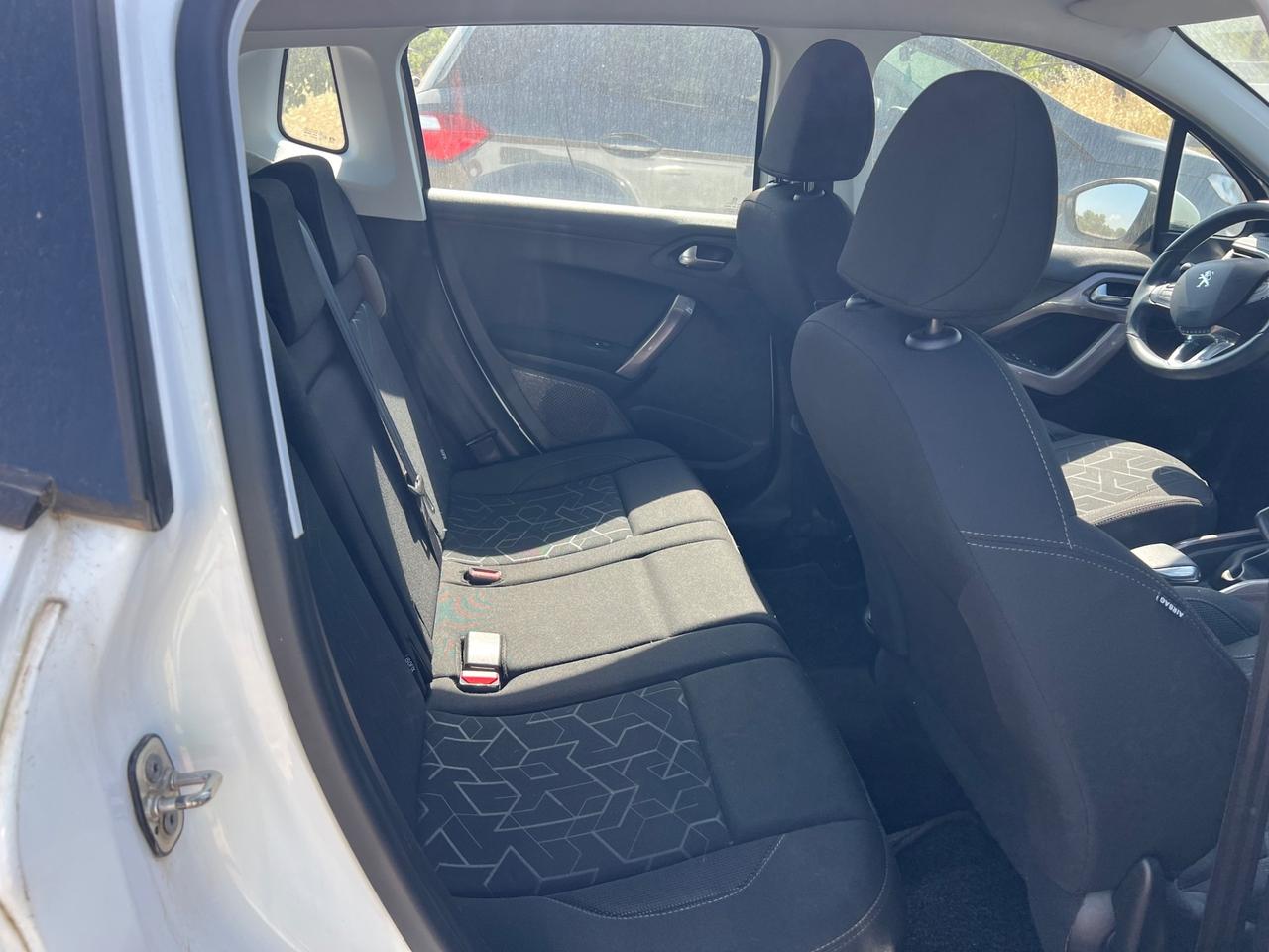 Peugeot 2008 BlueHDi 100 Allure