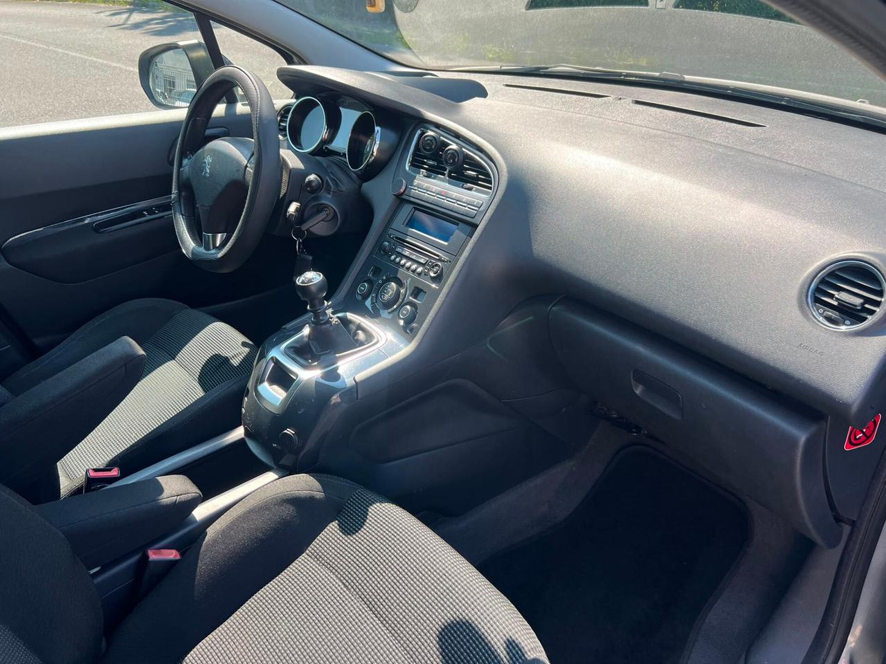 Peugeot 5008 1.6 DIESEL 7 POSTI