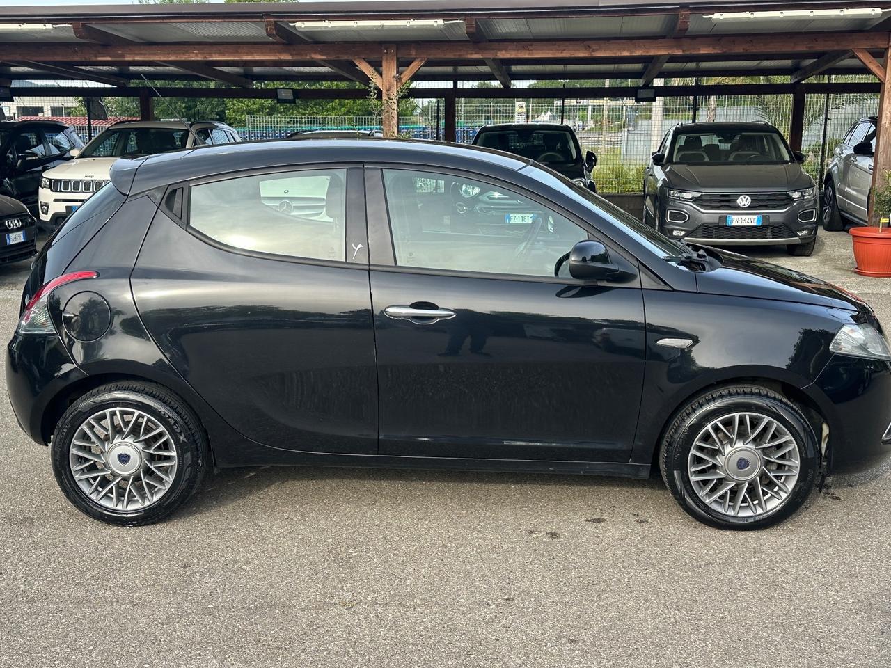 Lancia Ypsilon 1.3 Mj 95 cv S&S Platinum motore nuovo