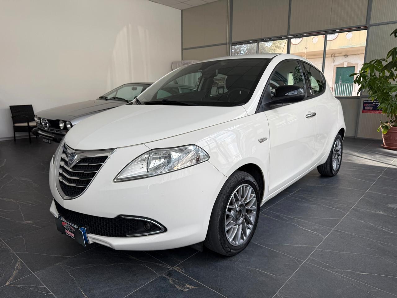 Lancia Ypsilon 1.2 69 CV 5 porte GPL Ecochic Gold