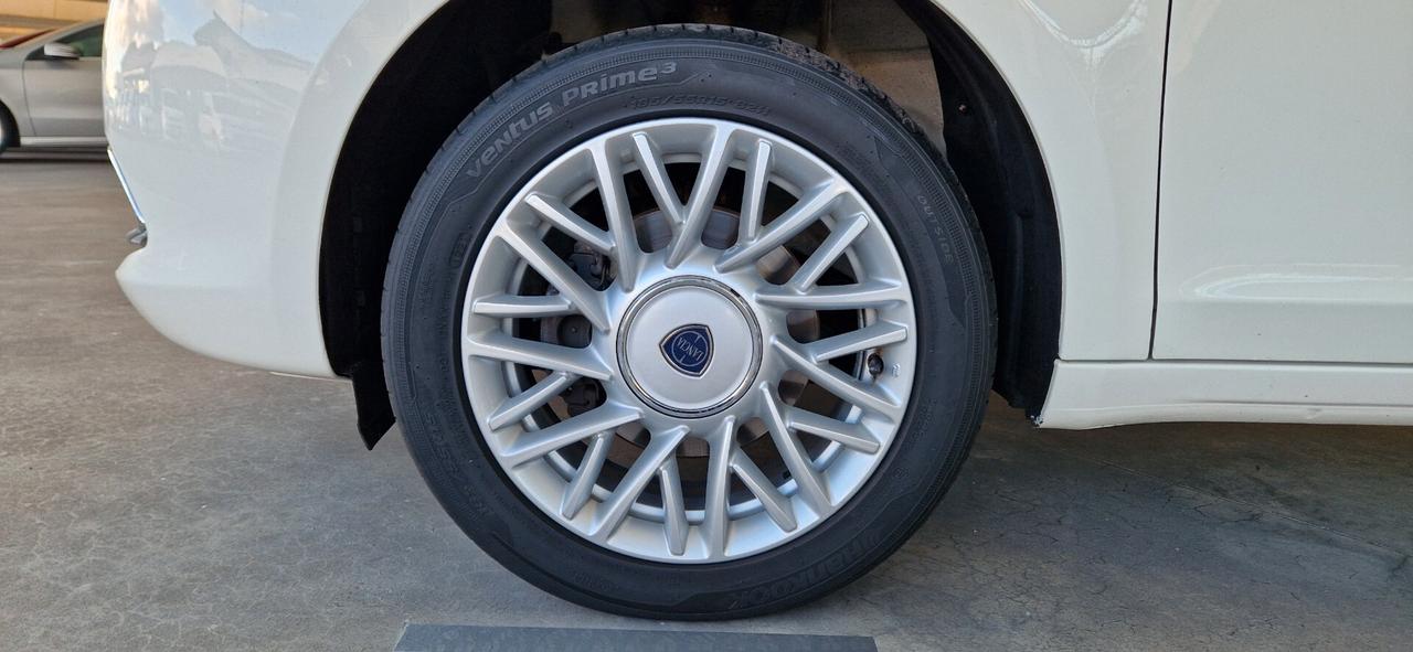 Lancia Ypsilon 1.3 Mjt 95cv 5 porte Platinum