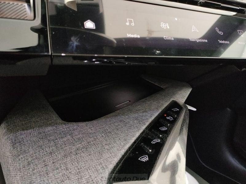 Peugeot 3008 Hybrid 136 GT e-DCS 6