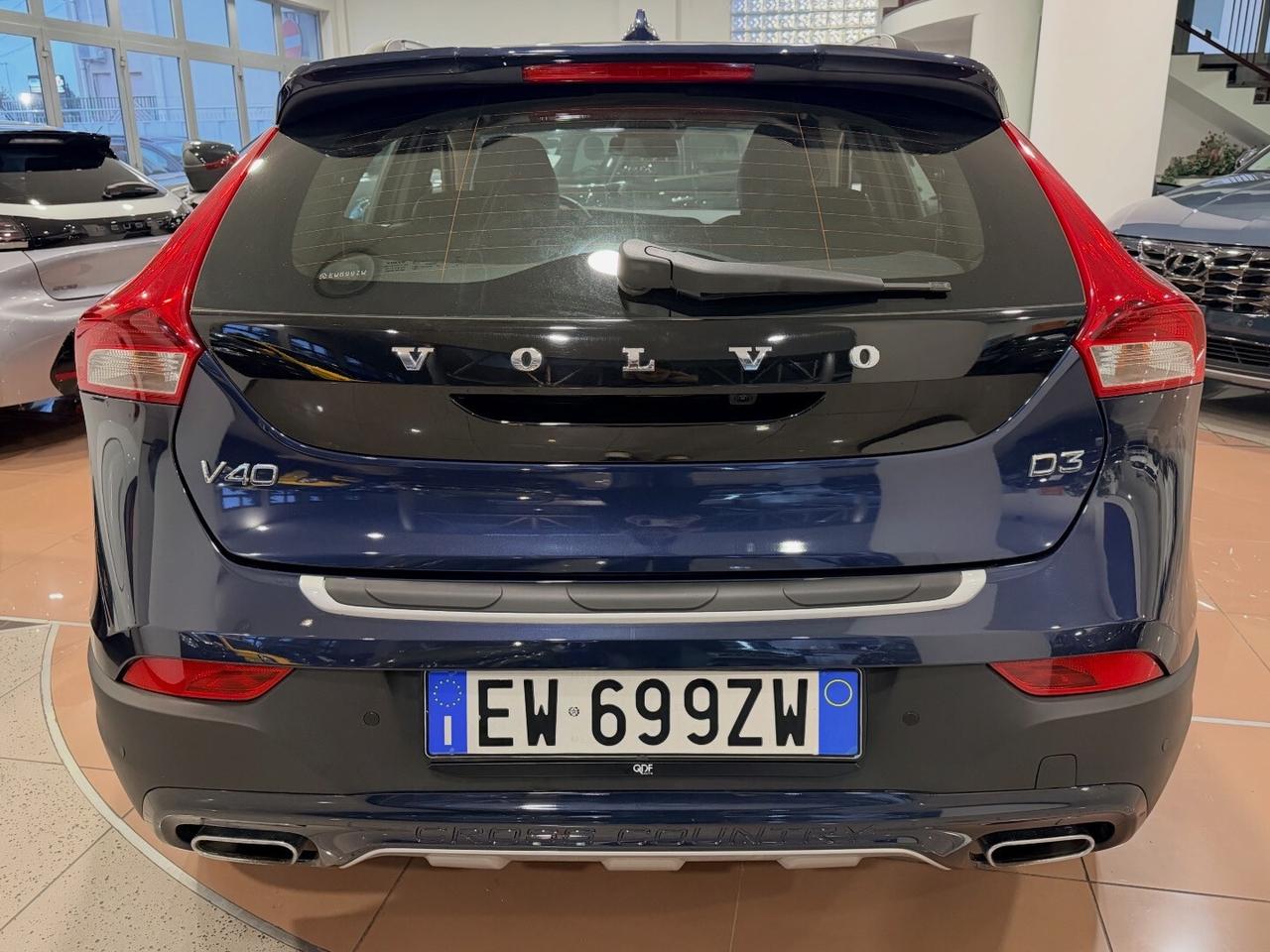 VOLVO V40 CROSS COUNTRY D3 SUMMUM