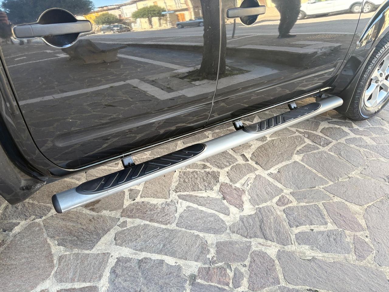 Nissan Navara 2.5 dCi Double Cab PICK UP HARD TOP