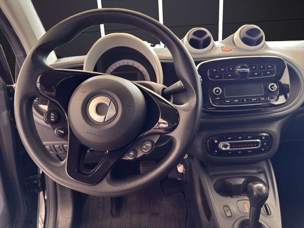 Smart fortwo 1.0 Youngster 71cv twinamic my18