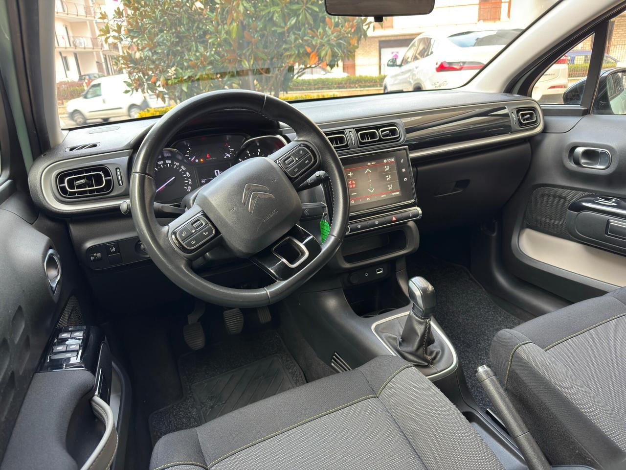 Citroen C3 PureTech Shine 1.2 82 cv