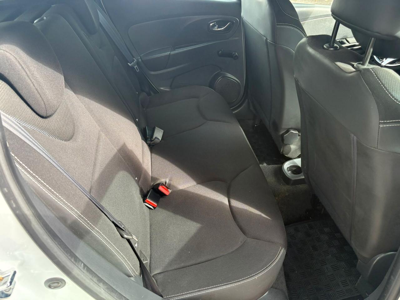 RENAULT CLIO 1.2 Live - 2014
