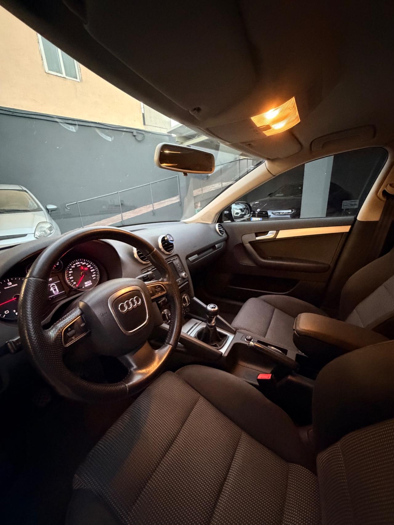 Audi A3 1.6 TDI 105 CV CR Ambition