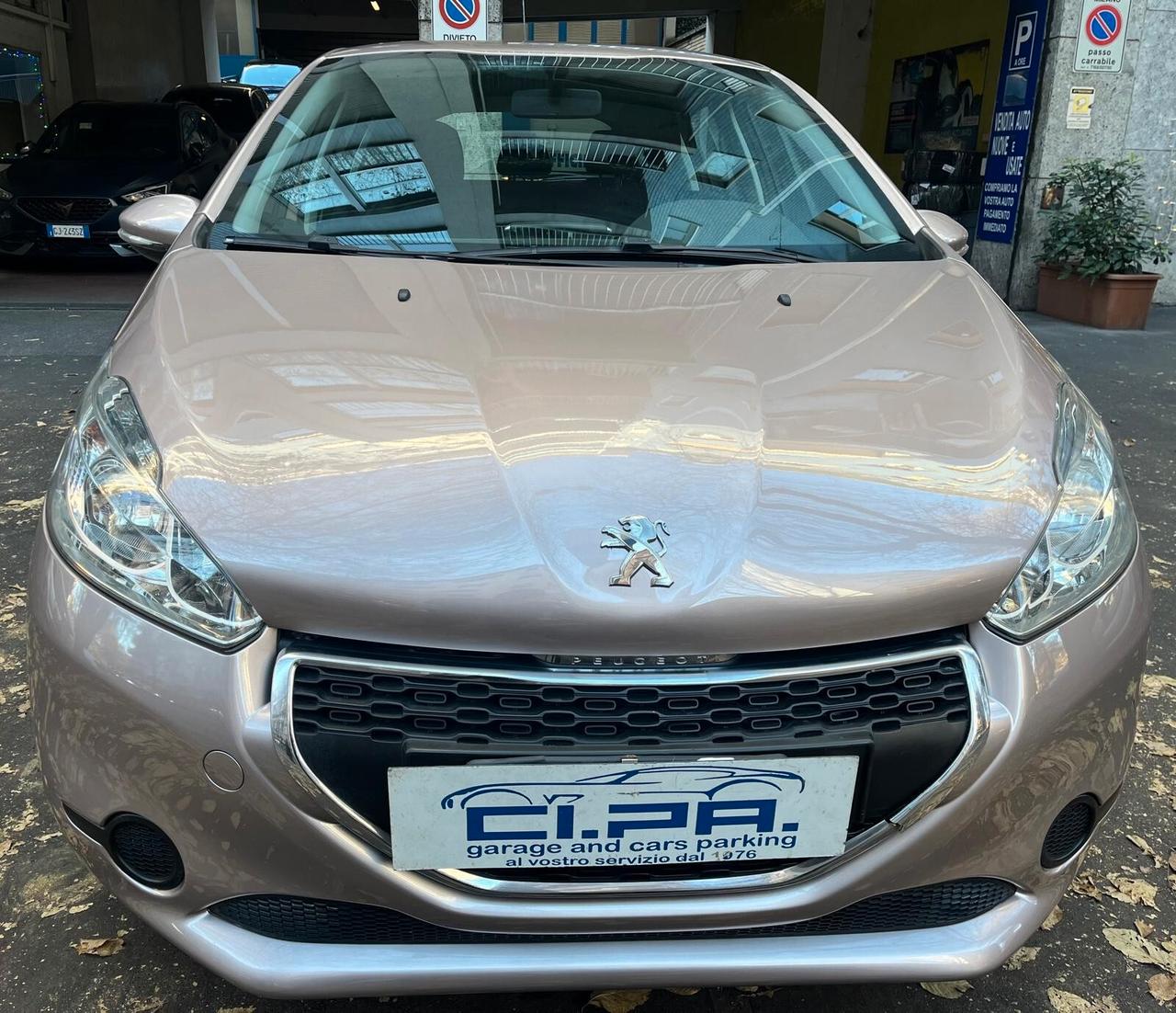 Peugeot 208 1.4 HDi 68 CV 3 porte Access