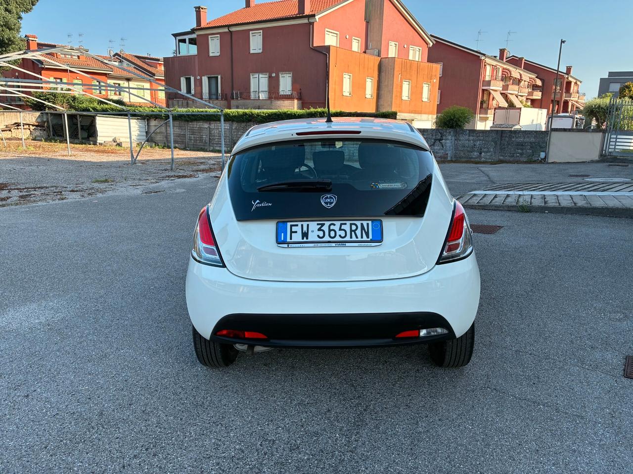 Lancia Ypsilon 1.2 69 CV Elefantino Blu 5 POSTI