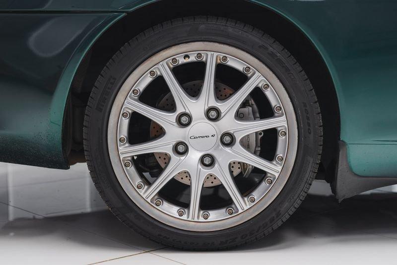 Porsche 911 PORSCHE 911 996 CARRERA 4