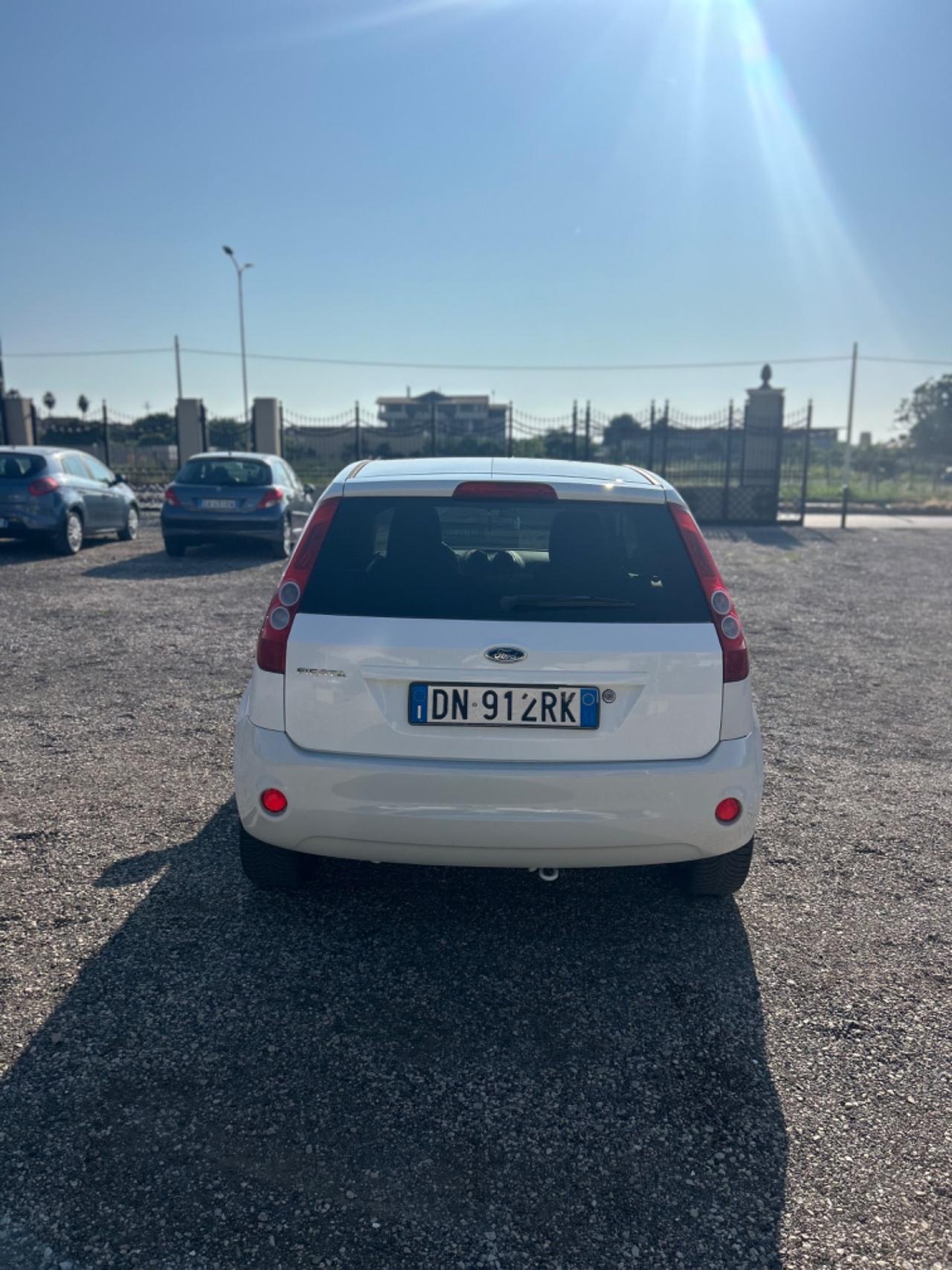 Ford Fiesta 1.2 16V 3p. Ghia