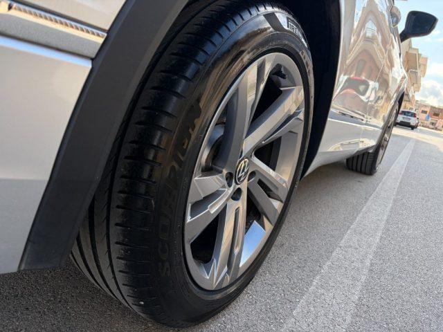 VOLKSWAGEN Tiguan 2.0TDI 150 DSG R-Line *69000KM*