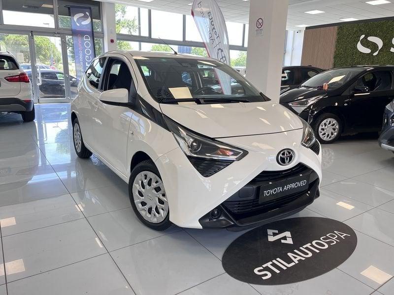 Toyota Aygo Aygo Connect 1.0 VVT-i 72 CV 5 porte x-play