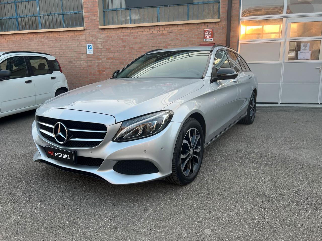 Mercedes benz C 220 4Matic Premium- FULL SERVICE MERCEDES