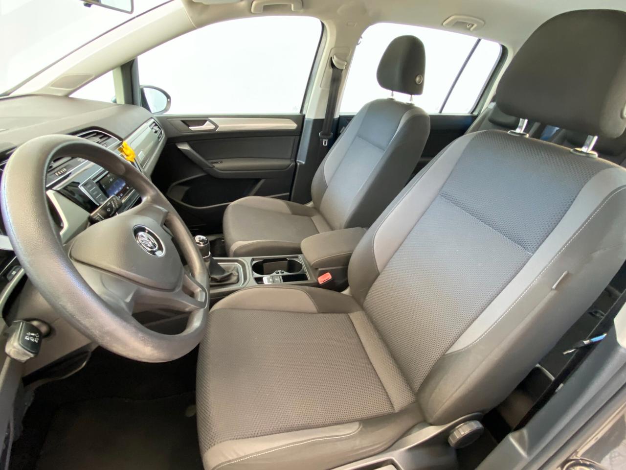 VOLKSWAGEN TOURAN 1.6 TDI COMFORTLINE 7 POSTI