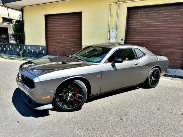 Dodge Challenger 6.4 v8 srt